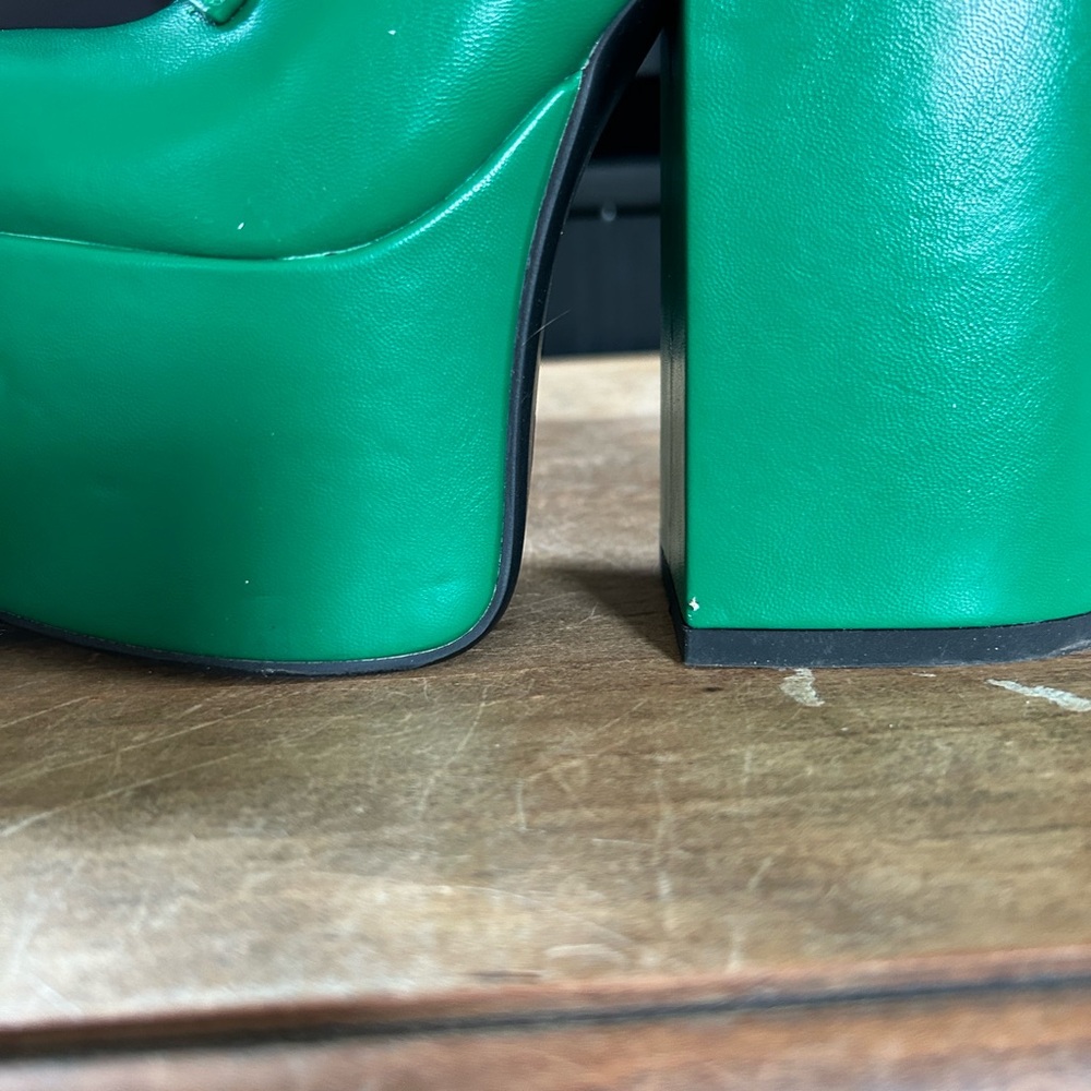 Chic Green Platform Ankle Boots - Picture 8 of 9